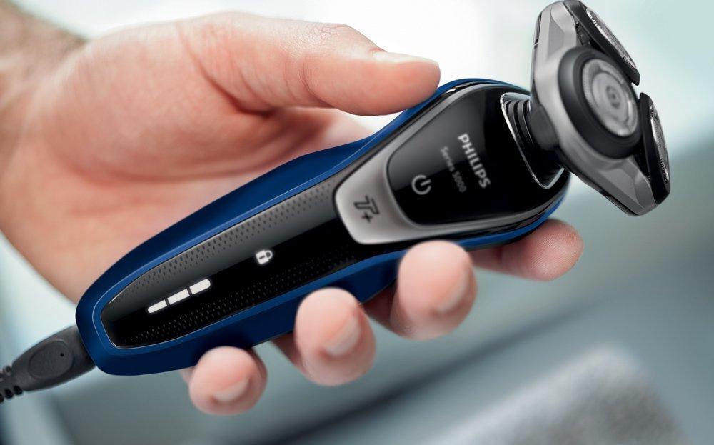 Philips Shaver Series 5000 Wet And Dry Electric Shaver With SmartClean - S5572/10